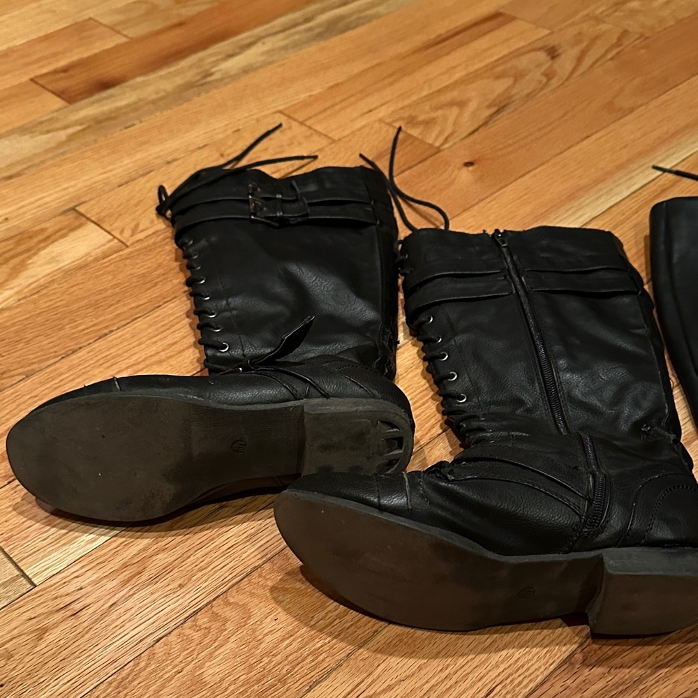 Black Lace-Up Women's Boots - Picture 5 of 9